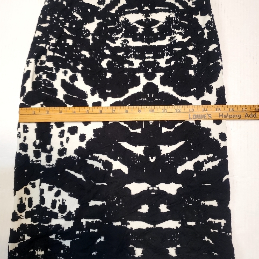 NEW! GRACIA  BLACK & WHITE PENCIL SKIRT Size S - Picture 8 of 11